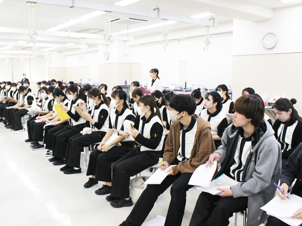 先生の試技を１年生が見学☆ＰＡＲＴ①☆